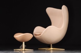 Arne Jacobsen. 'The golden egg'. Armchair with stool. 60th Anniversary Collection (2)