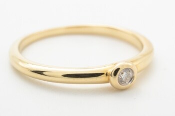 Solitairering med brillant på ca. 0.05 ct. 14 kt. guld, str. 54
