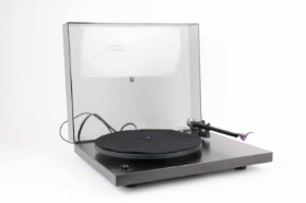 Rega: Turntable, model Planar 3 (3)