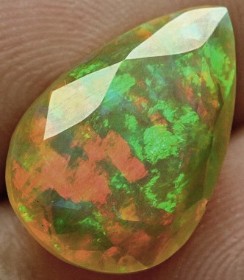 6.17 ct. Fulflash African opal