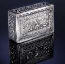Kinesisk æske af sølv rigt dekoreret med fohunde, fugle mv., ca. 1880-1900