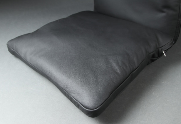 Cushion set for Ole Wansher chair model, PJ 149 (2)