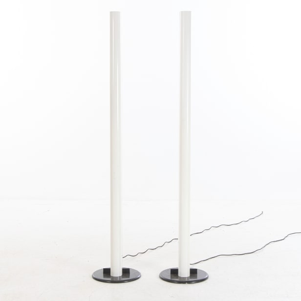Gianfranco Frattini for Artemide: et par gulvlamper model 'Megaron' (2)