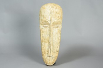 Stor afrikansk dansemaske, patineret træ, tidligere hidrørerende Prins Henriks samling