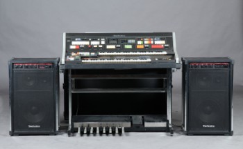 Orgel. Technics C-700 med højttalere og pedalspil (3)