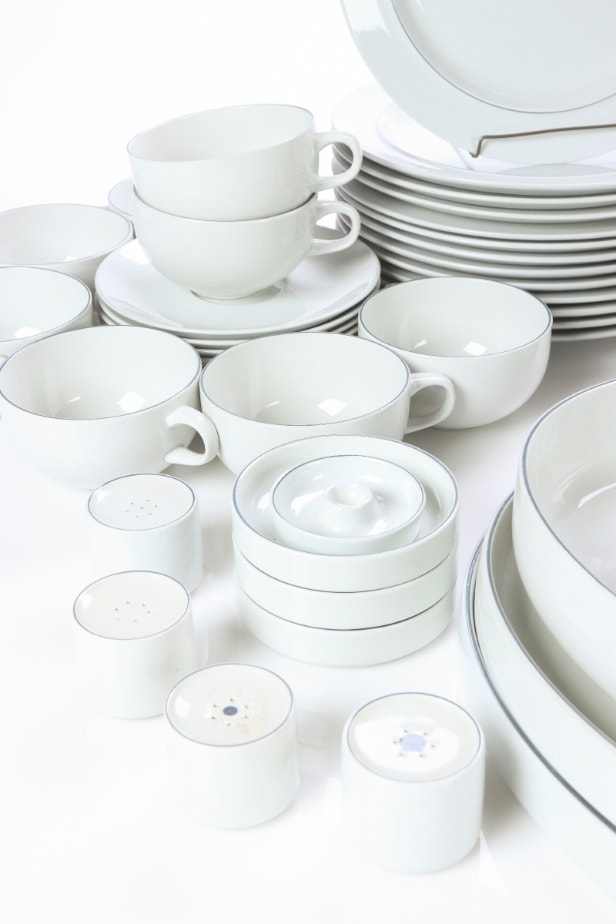 Grethe Meyer for Royal Copenhagen / Aluminia. 'Blue edge' service of fanjace. (140)