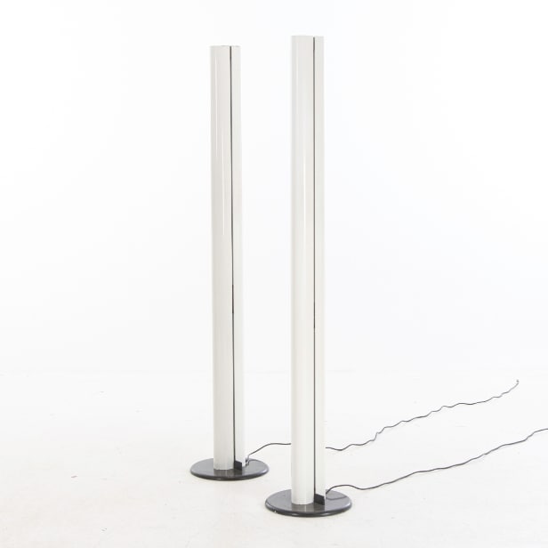 Gianfranco Frattini for Artemide: et par gulvlamper model 'Megaron' (2)