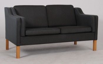 Dansk møbelproducent. To-pers. sofa