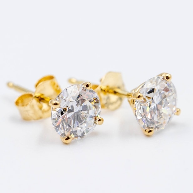Pair of brilliant earrings in 14 kt gold with Lab Grown diamonds of 1.41 ct. (2)