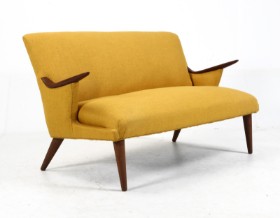 Dansk møbelproducent. To-pers. sofa, 1960'erne, nybetrukket