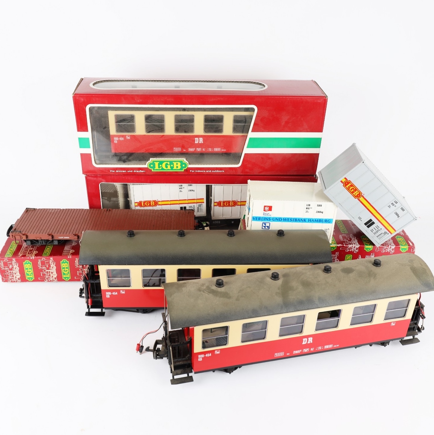 LGB by Lehman track G: Five train cars and two containers (6