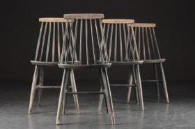 Four dining chairs/stools made of painted wood (4)