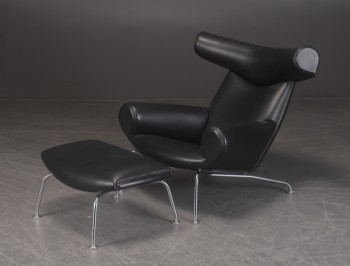 Hans J. Wegner for Erik Jørgensen. Model EJ100 / Ox Chair. Lænestol med skammel (2)