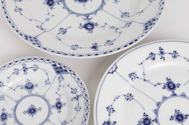 Royal Copenhagen: A collection of blue-fluted porcelain (34)