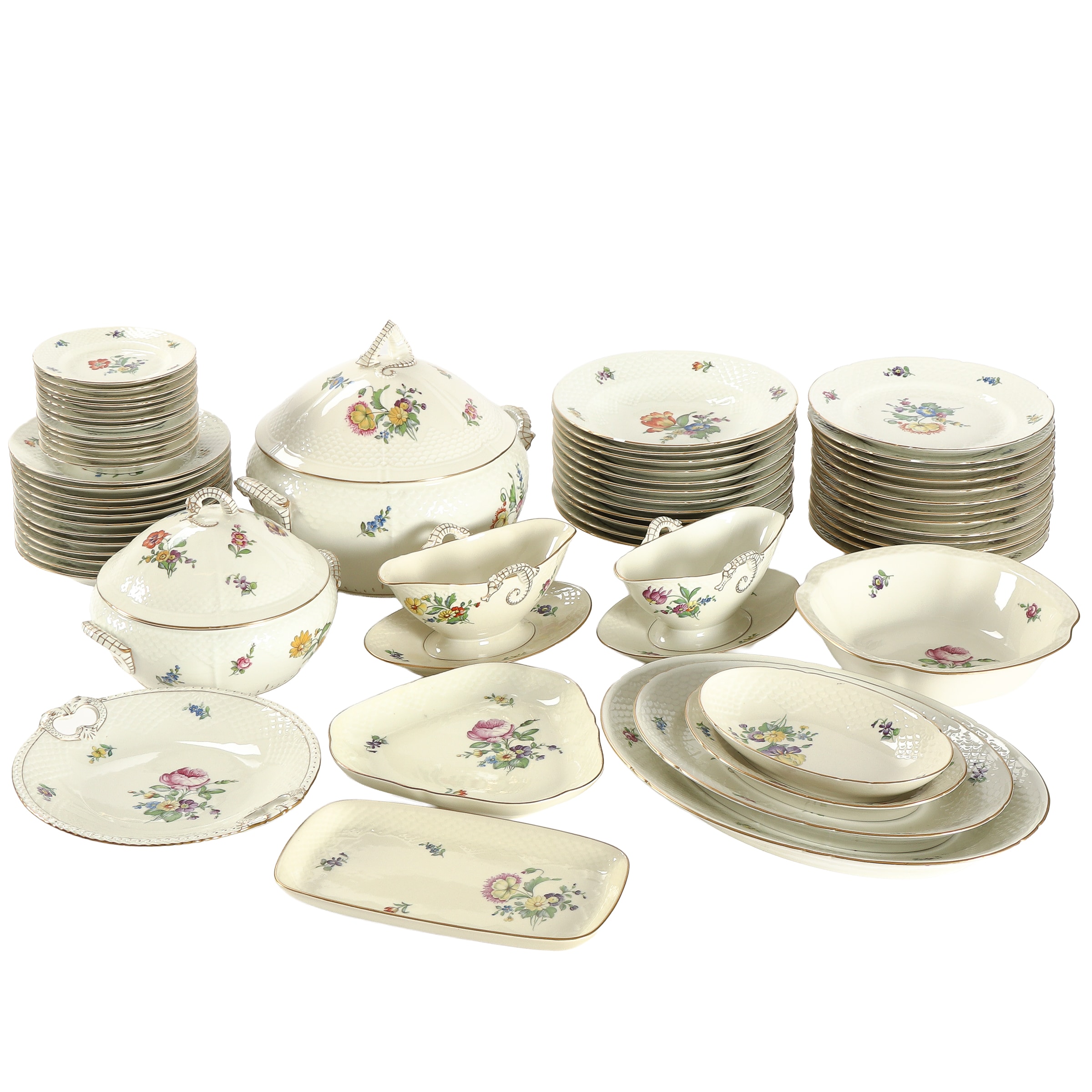 Bing & Grondahl. 'Saxon Flower' dinner service made of porcelain. (61)