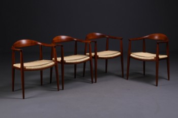 Hans J. Wegner. A set of four lounge chairs, Model JH501 