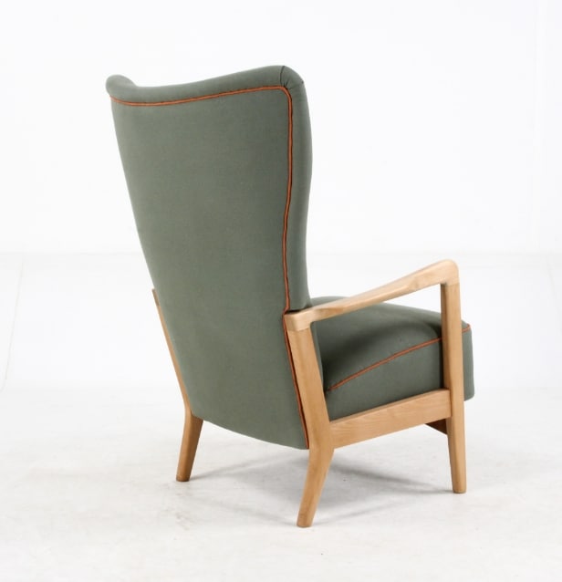 Søren Hansen for Fritz Hansen. Højrygget lænestol, 1940'erne, nyrenoveret