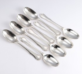 Anton Michelsen. A set of silver dinner spoons with the arms of the family Schack, anno 1874 (8)