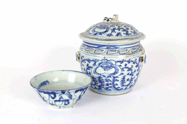 A collection of Chinese porcelain 18th/19th century (8)