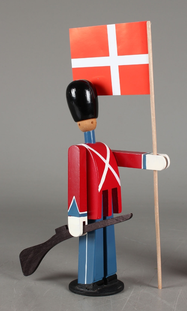 Kay Bojesen garder med skillerhus flag samt gevær