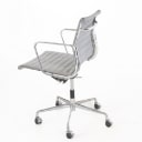Charles Eames. Office chair model EA 117