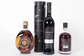 Samling sydeuropæisk hedvin og brandy (3)