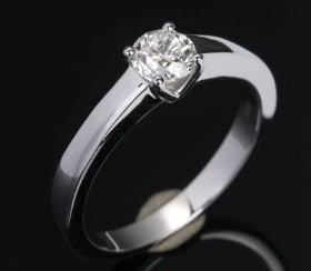 Solitairering af 14 kt. hvidguld, ca. 0.50 ct.