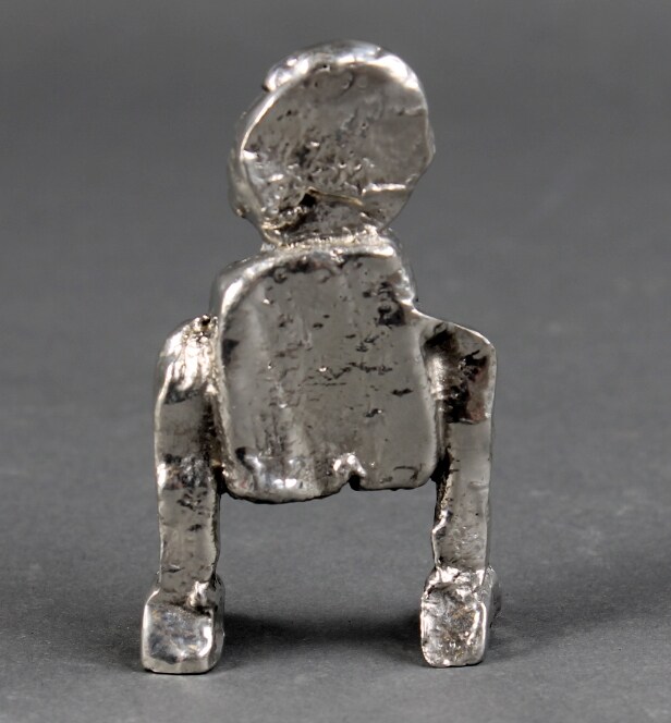 Leif Sylvester Petersen cd. Skulptur betitlet 'Dame på høje hæle', forsølvet tin  Denne vare er sat til omsalg under nyt varenummer 4136424