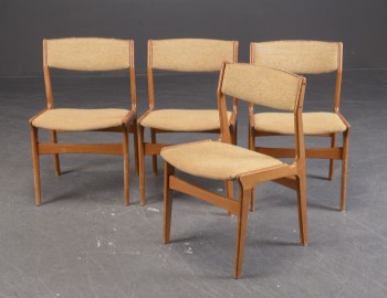 Nova Møbler. Sæt på fire stole af bøg (4)