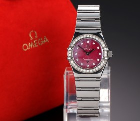 Omega 'Constellation Lady'. Limited women's watch in steel with red mother-of-pearl dial and diamonds, approx. 1998