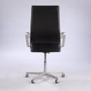Arne Jacobsen. Oxford office chair, medium high back, black aniline leather