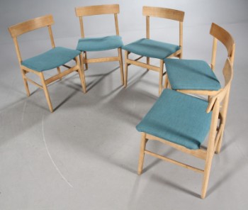 Dansk møbelproducent. Fem spisestole, sæbebehandle egetræ (5)