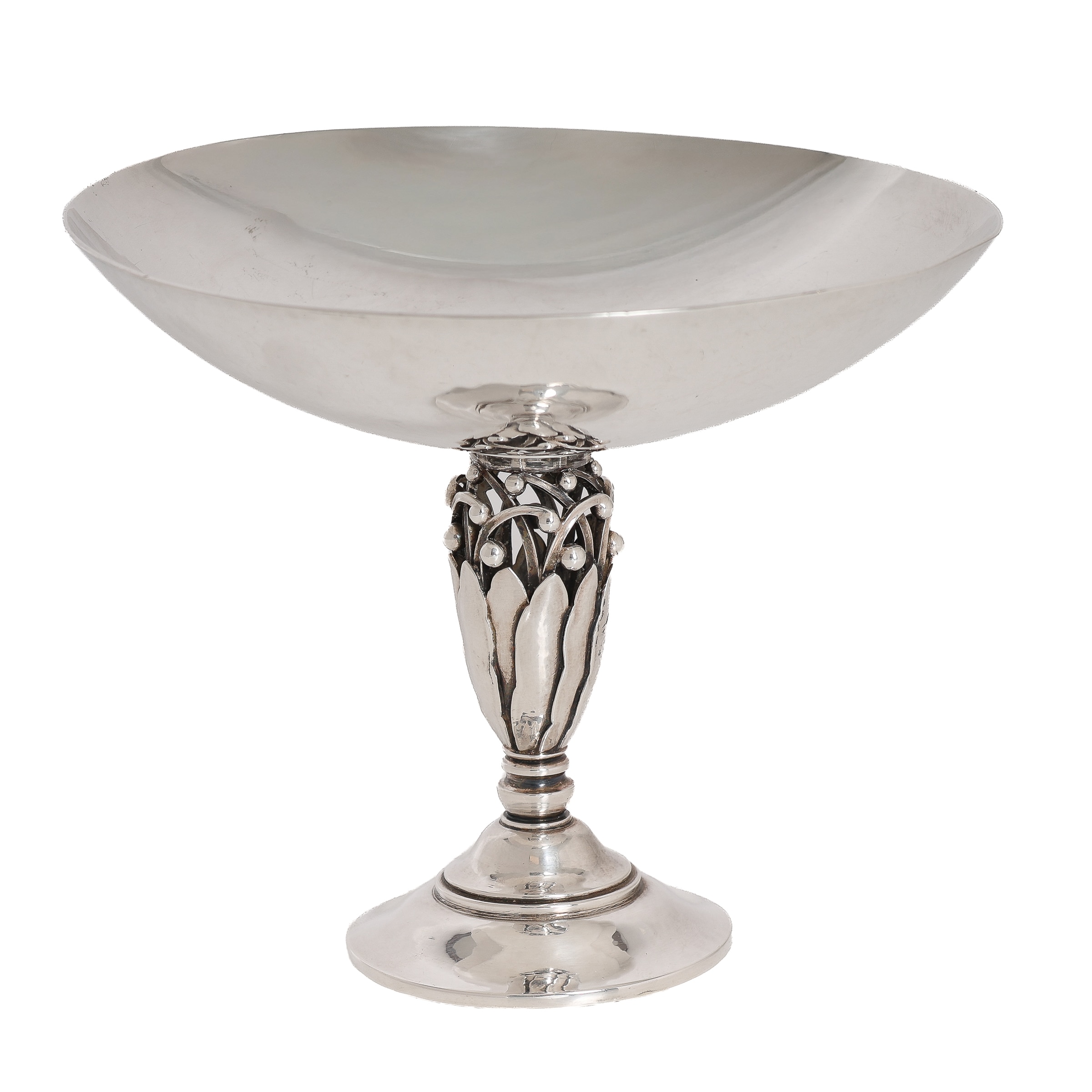 Johan Rohde and Georg Jensen: Art Nouveau centerpiece made of hammered sterling silver.