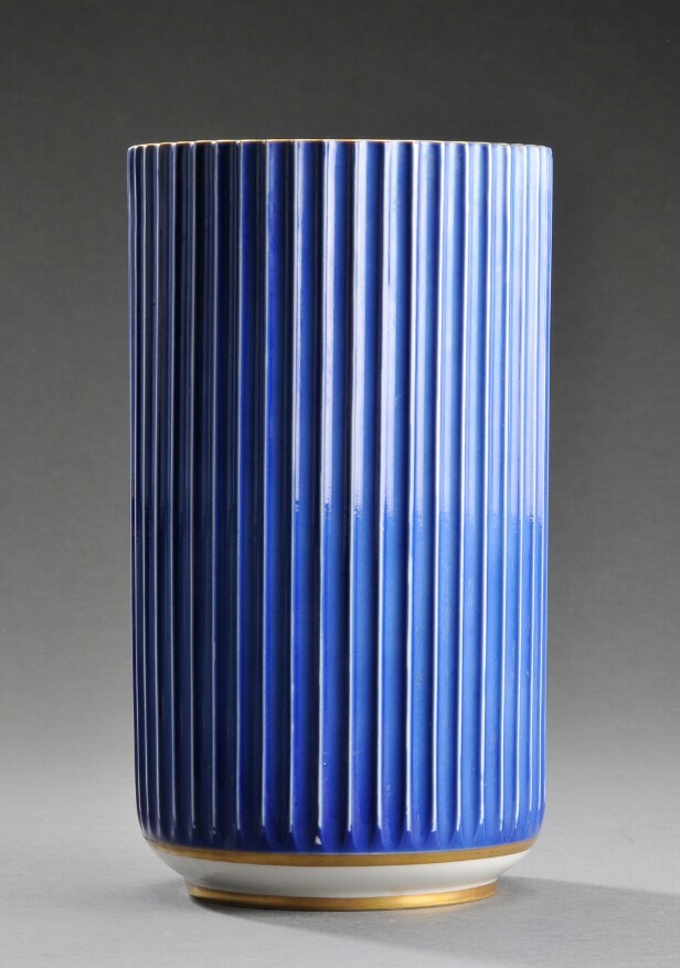 Lyngby vase, blå med guldkant
