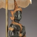 Bordlampe med thepphanom buddha.