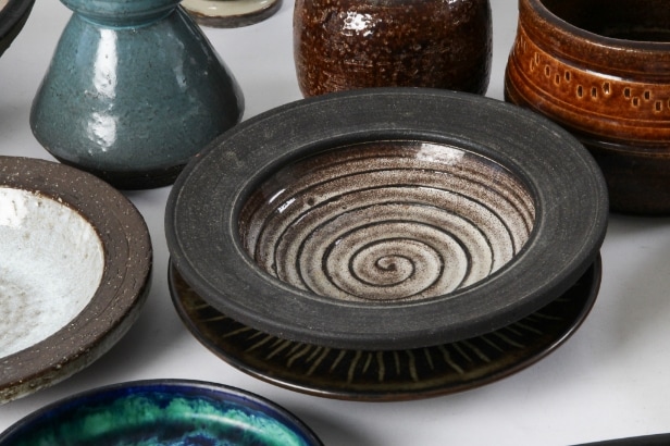 Large collection primarily Danish ceramics including Gerd Bøgelund (24)