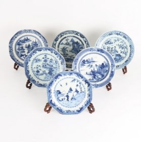 6 Qianlong (1736-1795) tallerkener med standere (6)