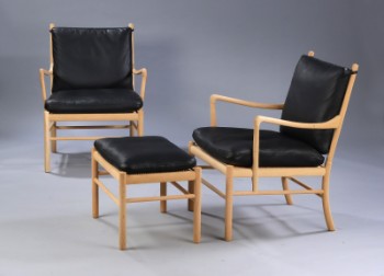Ole Wanscher. Et par Colonial chairs med skammel af egetræ (3) 2 stole og en skammel