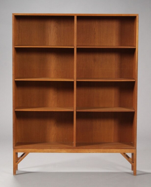 Børge Mogensen. Bogreol, egetræ, 1960'erne