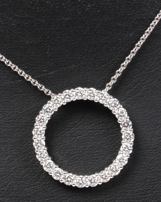 Katerina Pitzner. 'Infinity' Diamant-vedhæng, 18 kt hvidguld, str. medium m/ lang kæde, 2.00 ct.