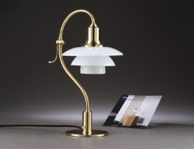 Poul Henningsen / Louis Poulsen. PH 2/2 'Spørgsmålstegnet'. Limited Edition bordlampe