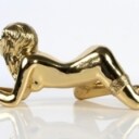 Robbi Jones: Erotisk skulptur model Madonna, poleret messing.