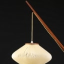 Svend Aage Holm Sørensen, tilskrevet. Standerlampe af teak og messing, 1950'erne