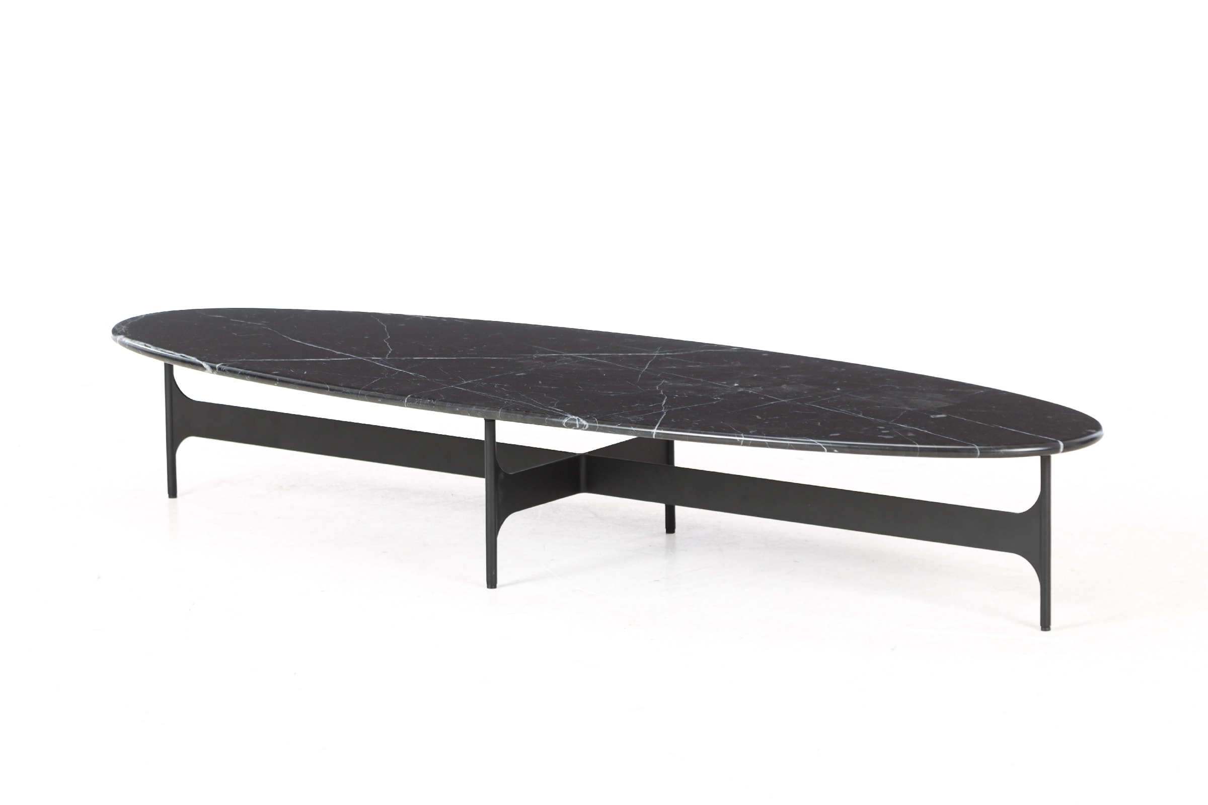 Nichetto studio for Wendelbo, model Floema. Oval coffee table