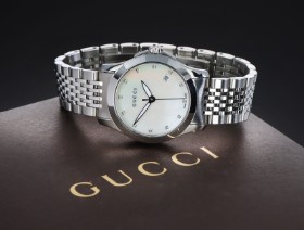 Damearmbåndsur fra Gucci, model G-Timeless, ref. YA126504