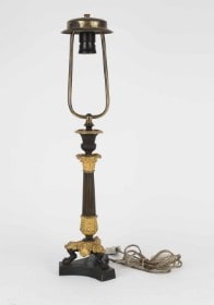 Bordlampe af forgyldt og patineret bronze, 1800-tallet