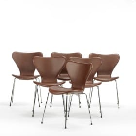 Arne Jacobsen. Seks 'Syver' stole, model 3107 (6)