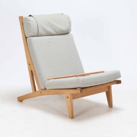 Hans J. Wegner: Højrygget lænestol, model GE-375.