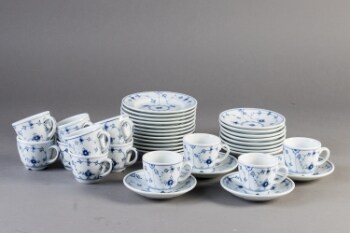 Bing & Grøndahl. Musselmalet, jernporcelæn. Kaffeservice.(36)
