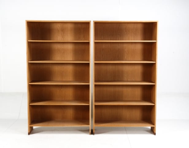 H. J. Wegner for Ry furniture. Pair of bookcases, oak, (2)